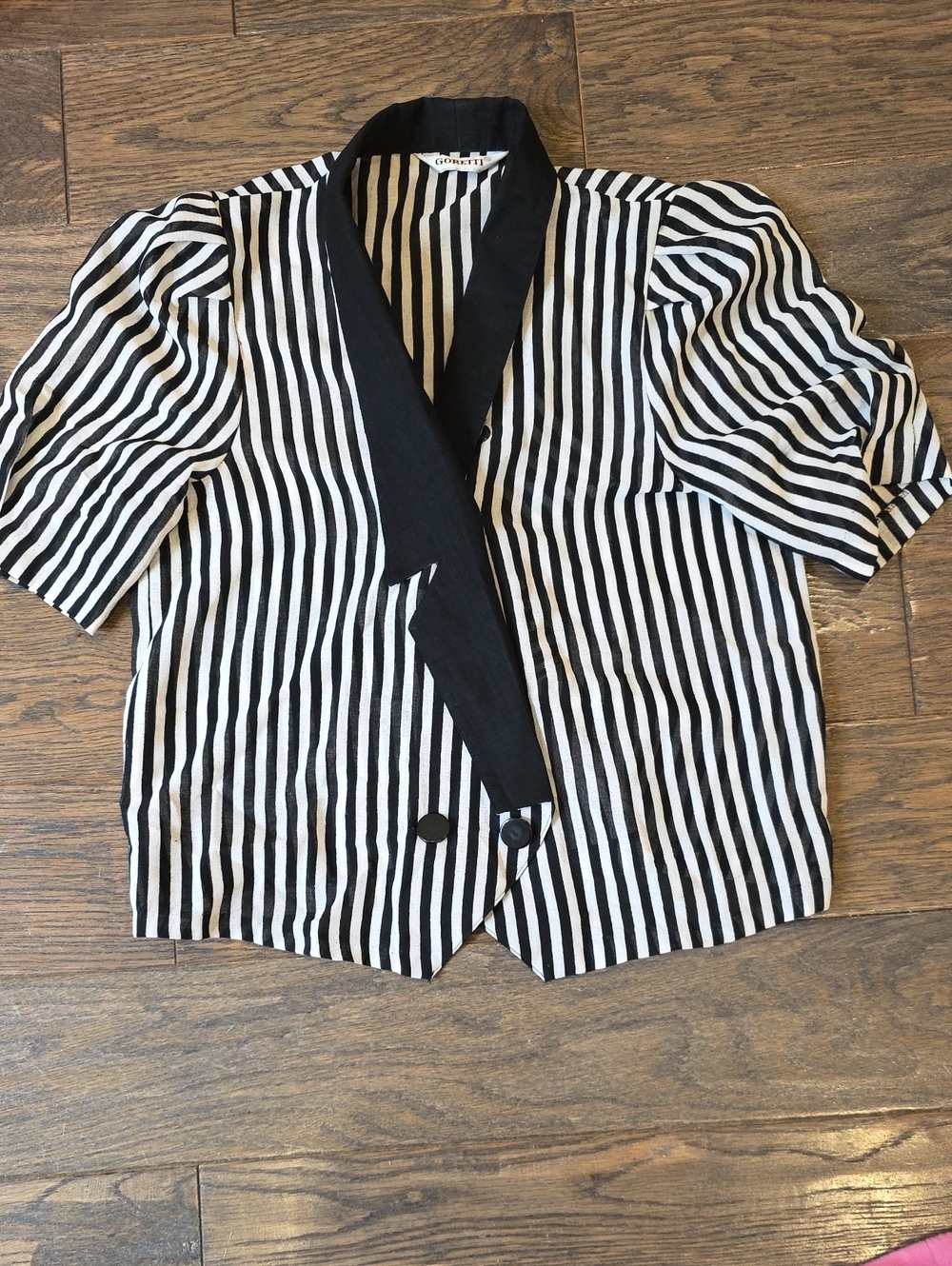 Vintage Black and White Striped Short Sleeve Top